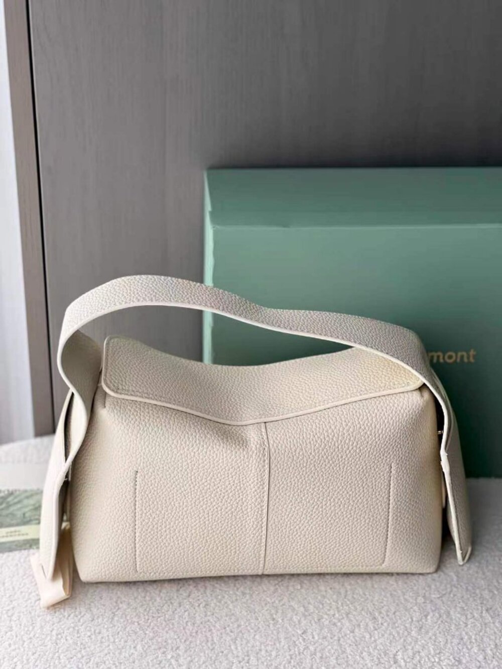 Songmont Drippy soft pebbled premium leather crossbody bag purse - Picture 5 of 8